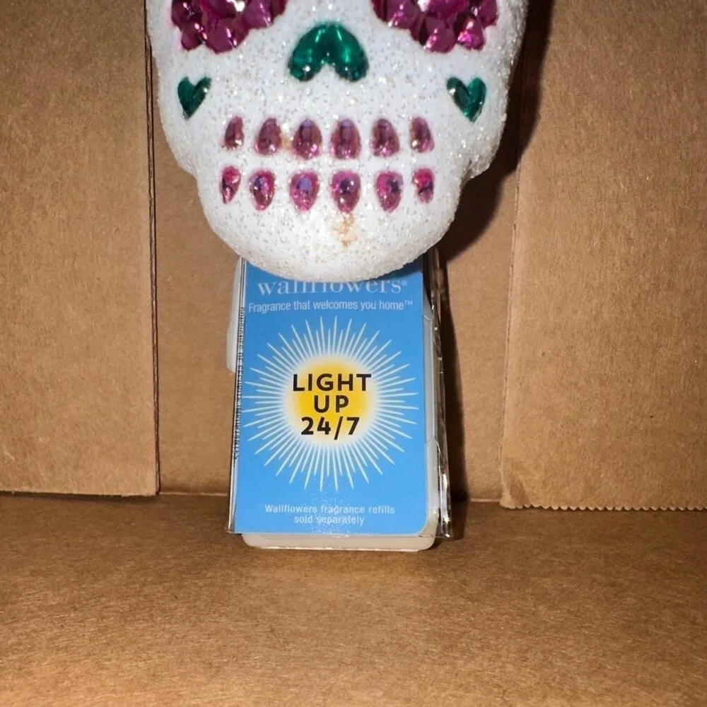 Bath and Body Works Sugar‎ Skull Wallflowers Plug Light Up Day of the Dead